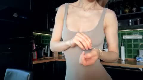 Bella online show from March 15, 4:39 am