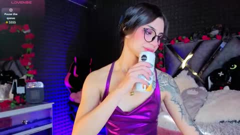 Sol  online show from February 25, 9:07 pm