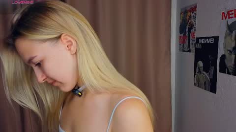 Mary online show from July 11, 6:44 pm