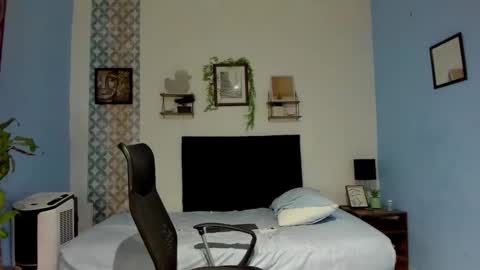 son_hades online show from February 1, 8:50 pm