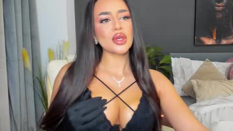 Sonia  Rey online show from November 13, 5:59 pm