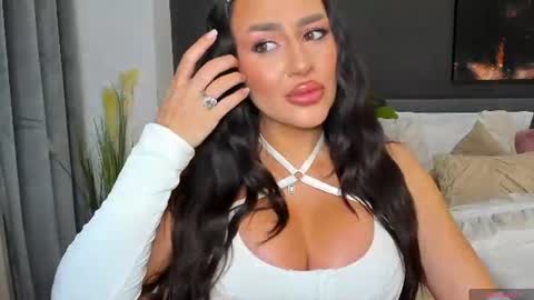 Sonia  Rey online show from July 25, 6:17 pm