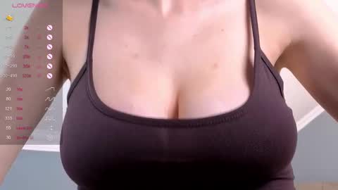 Snapshot of sonia_jones chatting on September 18, 5:06 pm Sofia online show from September 18, 5:06 pm