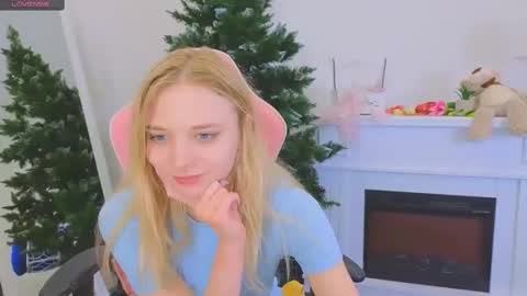Snapshot of sookonstellita chatting on December 11, 9:34 pm Litta online show from December 11, 9:34 pm