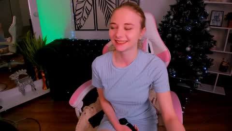 Snapshot of sookonstellita chatting on December 7, 8:55 pm Litta online show from December 7, 8:55 pm