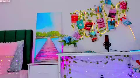  Sofi   online show from February 18, 6:58 pm