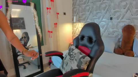 sophie online show from May 2, 3:34 am