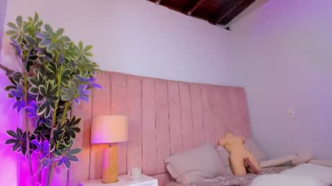 sophi_cooper29 online show from June 10, 10:52 pm