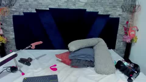 Sophia  online show from November 22, 2:59 pm