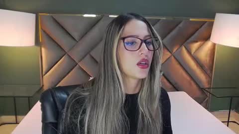 Sofia online show from October 25, 2:39 pm