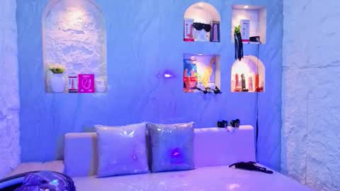 Sophia online show from March 17, 3:33 am