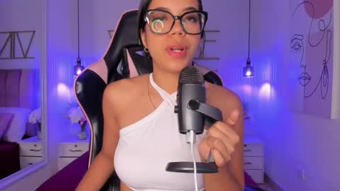 Sophie Hill  online show from October 22, 8:32 pm