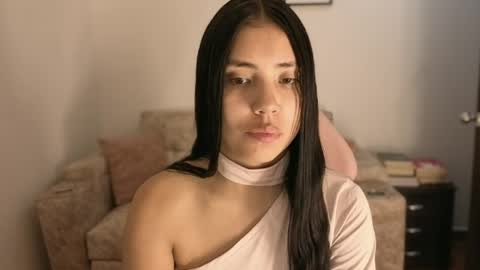 sophiacolemann online show from June 3, 12:02 am