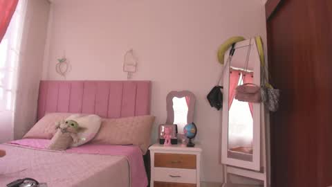    online show from March 3, 2:39 pm