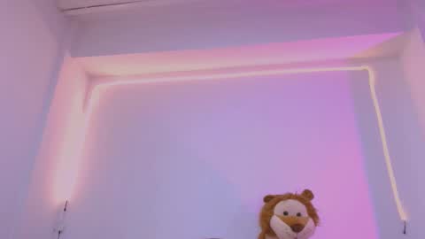 Sophie online show from November 4, 9:05 pm