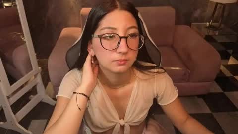 sophie_jones_b online show from March 20, 1:16 pm