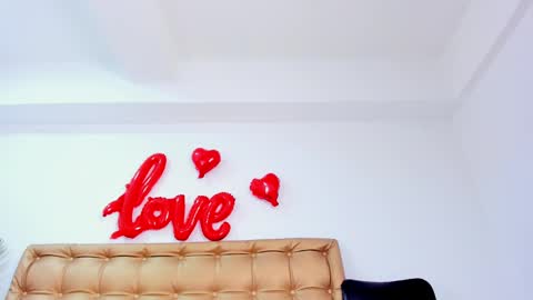 Snapshot of sophie_newton chatting on February 26, 6:37 pm sophie_newton online show from February 26, 6:37 pm