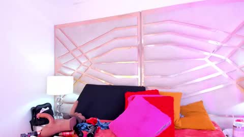 Snapshot of sophie_newton chatting on October 4, 1:20 pm sophie_newton online show from October 4, 1:20 pm