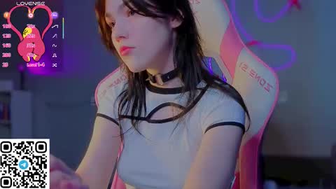 sophie_nomenal_ online show from February 18, 12:16 pm