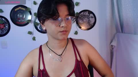 sophie_ross1 online show from October 22, 1:42 am