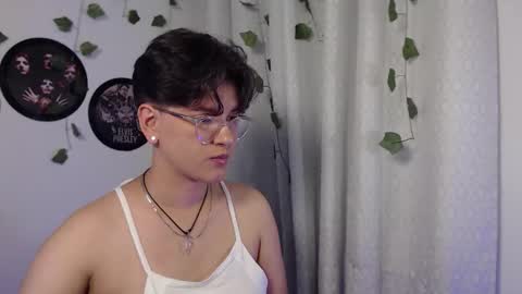 sophie_ross1 online show from November 20, 1:15 am