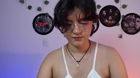 sophie_ross1 online show from October 18, 1:10 am