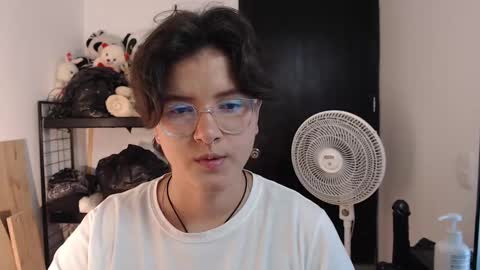 sophie_ross1 online show from September 15, 3:08 am