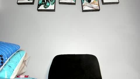 sophie_w1 online show from January 6, 5:28 pm