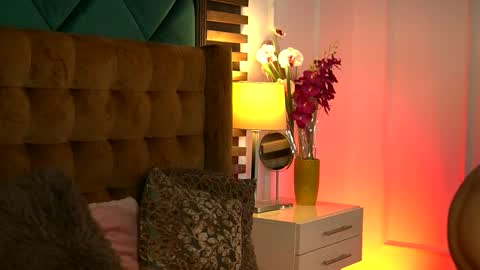 Sophie online show from October 24, 6:14 am