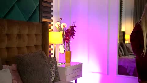 Sophie online show from November 1, 7:07 am