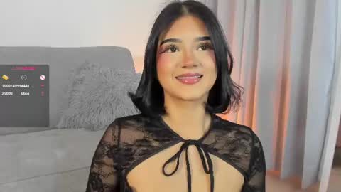 sophie  online show from June 8, 7:15 pm