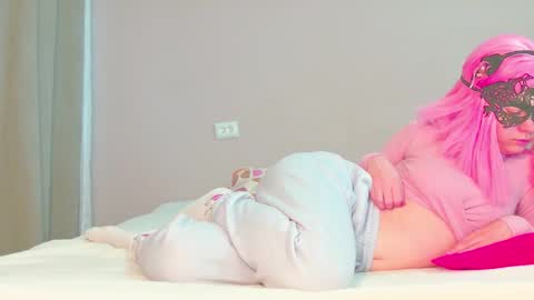 Snapshot of sophiechan69 chatting on September 16, 1:35 pm ShopieChan69 online show from September 16, 1:35 pm