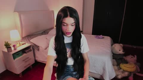 Snapshot of sophiecornett chatting on September 19, 2:05 am    online show from September 19, 2:05 am