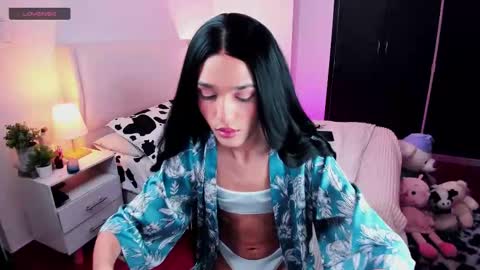 Snapshot of sophiecornett chatting on February 9, 1:35 pm    online show from February 9, 1:35 pm