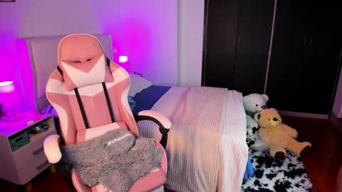    online show from March 29, 9:44 am