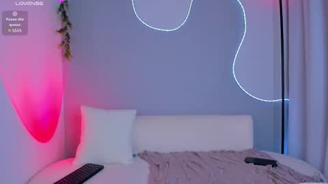 Sophie online show from September 17, 1:03 pm