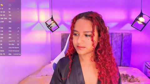 Snapshot of sophiee_velvet chatting on September 19, 12:42 pm         online show from September 19, 12:42 pm