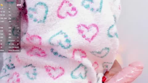 Snapshot of sophiee_velvet chatting on February 6, 6:46 pm         online show from February 6, 6:46 pm