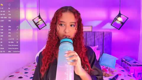 Snapshot of sophiee_velvet chatting on September 23, 12:21 pm         online show from September 23, 12:21 pm