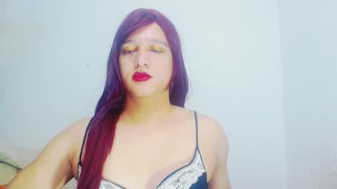 sophiehillsxo online show from December 4, 9:31 am