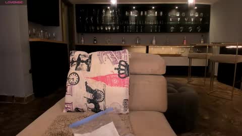 Sophie  Palmer online show from September 18, 10:41 am