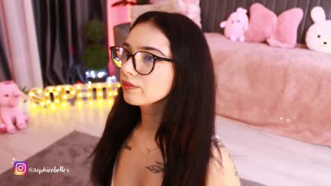 Sophie online show from March 6, 8:30 pm