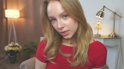 Anna online show from March 28, 1:12 pm