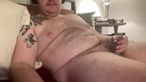 Snapshot of southern_bate_cub chatting on January 22, 2:15 am southern_bate_cub online show from January 22, 2:15 am
