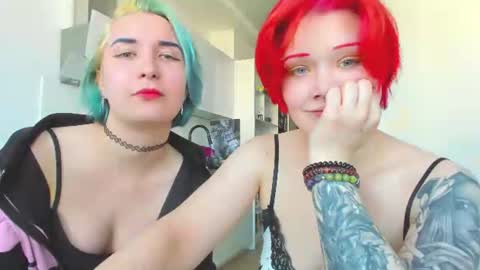 Leah online show from June 17, 2:33 pm