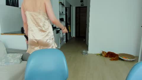 Leah online show from July 12, 2:09 pm