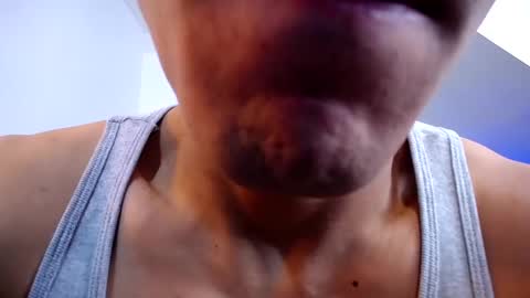 Snapshot of soyraydimarco_ chatting on December 12, 3:37 pm RayDimarco  independent model online show from December 12, 3:37 pm