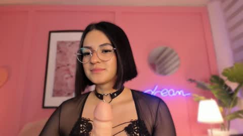 Snapshot of soysaraa_ chatting on February 18, 11:00 am Aleja online show from February 18, 11:00 am