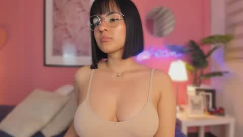 Snapshot of soysaraa_ chatting on September 19, 6:06 am Aleja online show from September 19, 6:06 am