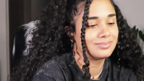 You want to talk to me more personal follow me in My Channel VIP  50 the discount       online show from September 28, 11:47 pm